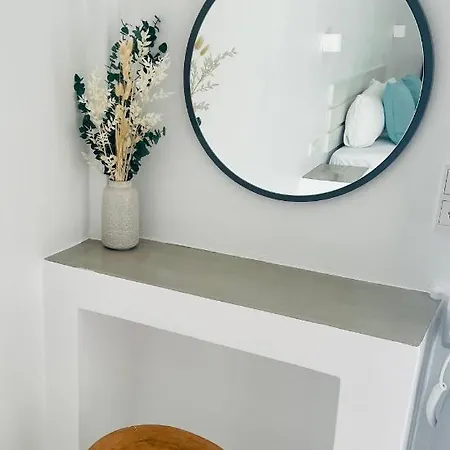 Kirki By The Sea מלון פארוס