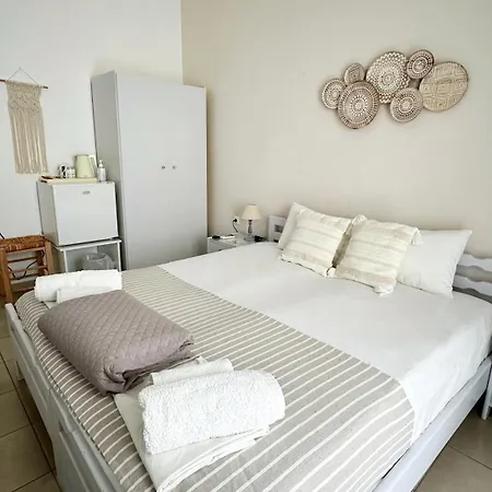 Kirki By The Sea 2* פארוס