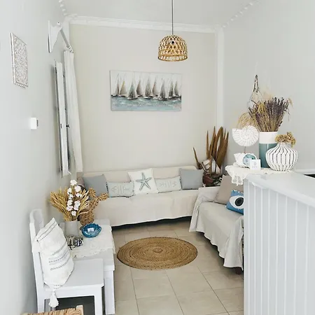 מלון Kirki By The Sea