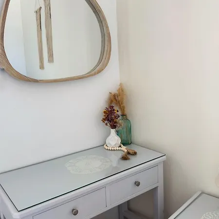 מלון Kirki By The Sea