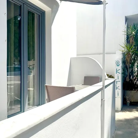 מלון Kirki By The Sea